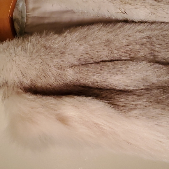 Fox Fur Saga Vest - Picture 5 of 16
